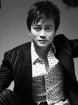 李承鹏个人资料,从足球评论员到社会评论家的跨界传奇