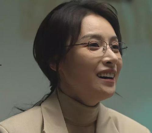 程隆妮资料,才华横溢的艺术家与她的艺术之路