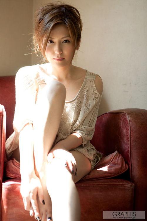 椎名由奈的资料